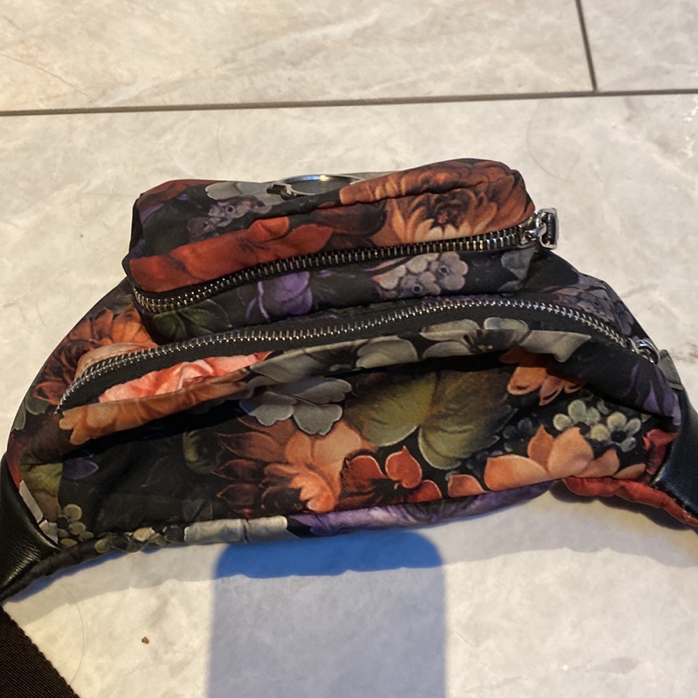 Moncler floral print belt bag - Picture 7 of 11